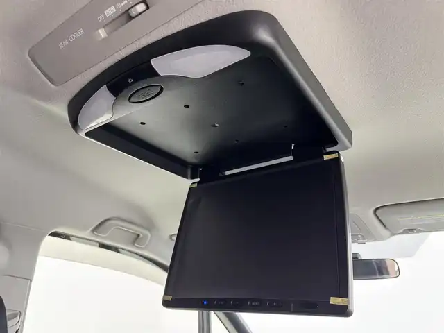 トヨタ ノア Si 福岡県 2014(平26)年 6万km ボルドーマイカメタリック 純正ナビ（フルセグＴＶ、Ｂｌｕｅｔｏｏｔｈ）　/ビルトインＥＴＣ　/バックカメラ　/後席用モニター　/両側パワースライドドア　/横滑り防止装置　/盗難防止システム　/純正１６インチアルミホイール　/ＬＥＤヘッドライト