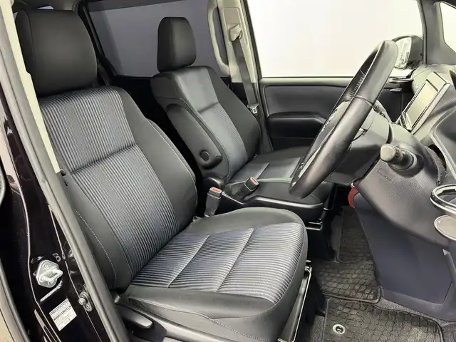 トヨタ ノア Si 福岡県 2014(平26)年 6万km ボルドーマイカメタリック 純正ナビ（フルセグＴＶ、Ｂｌｕｅｔｏｏｔｈ）　/ビルトインＥＴＣ　/バックカメラ　/後席用モニター　/両側パワースライドドア　/横滑り防止装置　/盗難防止システム　/純正１６インチアルミホイール　/ＬＥＤヘッドライト