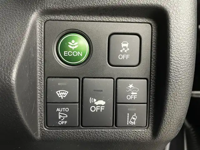 ホンダ ヴェゼル ハイブリッド Z ホンダセンシング 埼玉県 2018(平30)年 3.8万km クリスタルブラックパール 純正ナビ　シートヒーター　Ｂカメラ　ＥＴＣ　ＬＥＤヘッドライト　フルセグＴＶ　Ｂｌｕｅｔｏｏｔｈ　ＣＤ／ＤＶＤ　レーンキープ　オートハイビーム　アダプティブクルーズコントロール　　衝突被害軽減