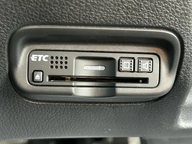 ホンダ ヴェゼル ハイブリッド Z ホンダセンシング 埼玉県 2018(平30)年 3.8万km クリスタルブラックパール 純正ナビ　シートヒーター　Ｂカメラ　ＥＴＣ　ＬＥＤヘッドライト　フルセグＴＶ　Ｂｌｕｅｔｏｏｔｈ　ＣＤ／ＤＶＤ　レーンキープ　オートハイビーム　アダプティブクルーズコントロール　　衝突被害軽減