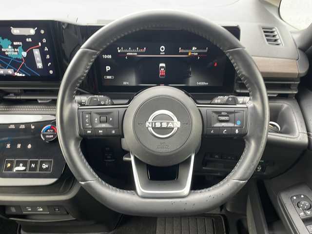 日産 セレナ ハイウェイスター V 岩手県 2023(令5)年 1.5万km ダークメタルグレー 禁煙車/・4WD/・純正12.3インチナビ/（Bluetooth・フルセグ・ラジオ・USB・applecarplay・androidauto）/・全方位カメラ/・社外14.1インチフリップダウンモニター/・プロパイロット/・ビルトインETC2.0/・純正前後ドライブレコーダー/・ハンズフリー両側パワースライドドア/・横滑り防止装置/・衝突被害軽減システム/・置くだけ充電/・ステアリングヒーター/・デジタルインナーミラー/・前席・中席シートヒーター/・ブラインドスポットモニター/・パドルシフト/・ステアリングスイッチ/・前後コーナーセンサー/・純正フロアマット/・ドアバイザー/・LEDヘッドライト/・スマートキー/・プッシュスタート/・アイドリングストップ/・純正16インチアルミホイール/・保証書