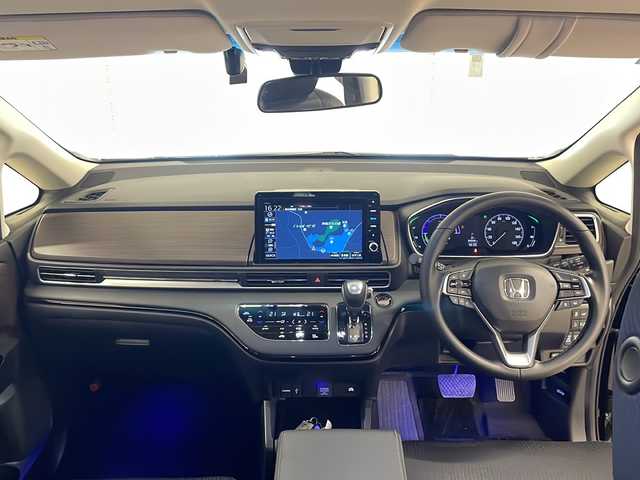 ホンダ オデッセイ ハイブリッド e:HEVアブソルート EX 熊本県 2021(令3)年 4.6万km プレミアムスパークルブラックパール 純正10インチナビ/(フルセグ/CD/DVD/Bluetooth)/(ギャザズ/VXU-217DYi)/前席パワーシート/前席シートヒーター/全方位カメラ/レーダークルーズコントロール/11.6インチフリップダウンモニター/ブラインドスポットモニター/衝突被害軽減システム/レーンキープアシスト/前後コーナーセンサー/電動パーキングブレーキ/オートブレーキホールド/LEDヘットライト＆フォグランプ/オートライト/革巻きステアリング/ステアリングスイッチ/ETC2.0/前後ドライブレコーダー/両側パワースライドドア/オットマン/スマートキー/プッシュスタート/ドアバイザー/純正フロアマット/純正18インチアルミホイール/W＋サイド＆カーテンSRS＋ABS