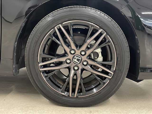 ホンダ オデッセイ ハイブリッド e:HEVアブソルート EX 熊本県 2021(令3)年 4.6万km プレミアムスパークルブラックパール 純正10インチナビ/(フルセグ/CD/DVD/Bluetooth)/(ギャザズ/VXU-217DYi)/前席パワーシート/前席シートヒーター/全方位カメラ/レーダークルーズコントロール/11.6インチフリップダウンモニター/ブラインドスポットモニター/衝突被害軽減システム/レーンキープアシスト/前後コーナーセンサー/電動パーキングブレーキ/オートブレーキホールド/LEDヘットライト＆フォグランプ/オートライト/革巻きステアリング/ステアリングスイッチ/ETC2.0/前後ドライブレコーダー/両側パワースライドドア/オットマン/スマートキー/プッシュスタート/ドアバイザー/純正フロアマット/純正18インチアルミホイール/W＋サイド＆カーテンSRS＋ABS