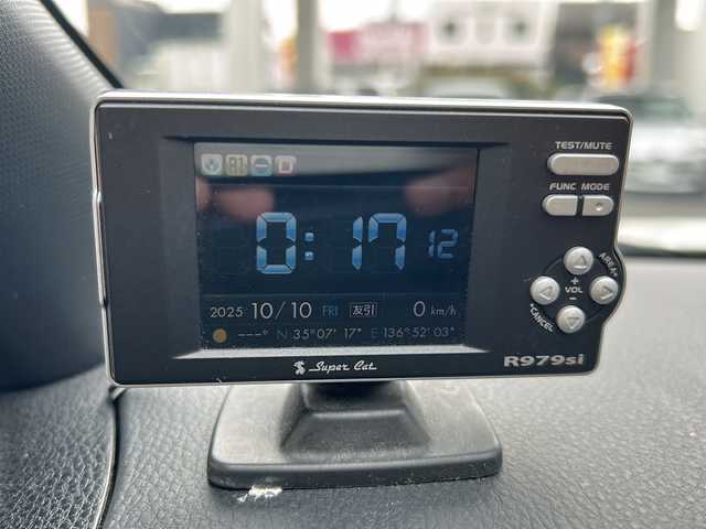 トヨタ ノア Si ダブルバイビー 愛知県 2018(平30)年 4.1万km ホワイトパールクリスタルシャイン 社外ナビ(ALPINE製)/フルセグTV・CD・DVD・SD・Bluetooth・HDMI・USB/バックカメラ/社外フリップダウンモニター(ALPINE製)/両側パワースライドドア/純正17インチAW/バックカメラ/スーパーキャット製レーダー探知機/ビルドインETC/前後ドライブレコーダー/クルーズコントロール/レーンディパーチャーアラート/プリクラッシュセーフティ/LEDヘッドライト/フォグライト/オートライト/オートハイビーム/横滑り防止機能/純正フロアマット/純正ドアバイザー/ステアリングスイッチ/アイドリングストップ/ISOFIX/スマートキー/プッシュスタート/保証書/取扱説明書/点検整備記録簿R3 R5 R7