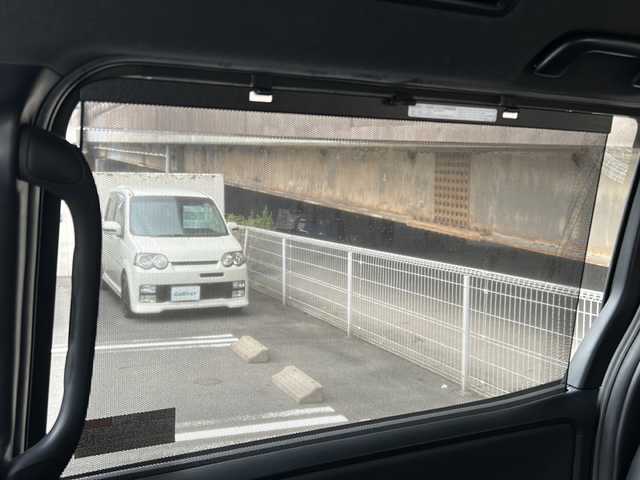 トヨタ ノア Si ダブルバイビー 愛知県 2018(平30)年 4.1万km ホワイトパールクリスタルシャイン 社外ナビ(ALPINE製)/フルセグTV・CD・DVD・SD・Bluetooth・HDMI・USB/バックカメラ/社外フリップダウンモニター(ALPINE製)/両側パワースライドドア/純正17インチAW/バックカメラ/スーパーキャット製レーダー探知機/ビルドインETC/前後ドライブレコーダー/クルーズコントロール/レーンディパーチャーアラート/プリクラッシュセーフティ/LEDヘッドライト/フォグライト/オートライト/オートハイビーム/横滑り防止機能/純正フロアマット/純正ドアバイザー/ステアリングスイッチ/アイドリングストップ/ISOFIX/スマートキー/プッシュスタート/保証書/取扱説明書/点検整備記録簿R3 R5 R7