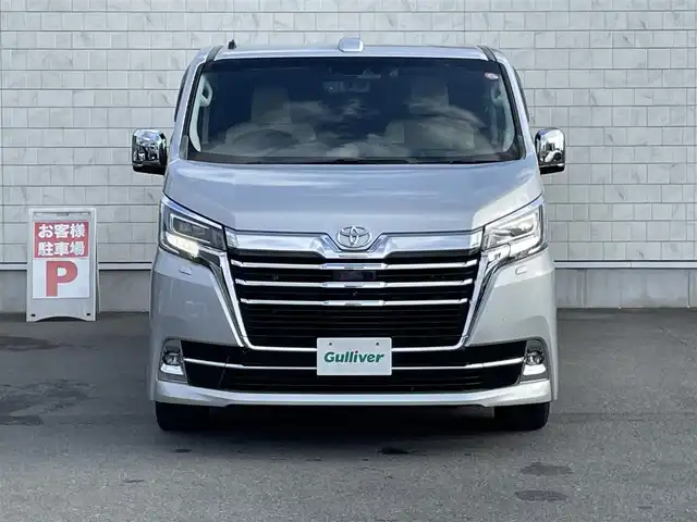 トヨタ グランエース プレミアム 群馬県 2020(令2)年 7.6万km シルバーM トヨタセーフティセンス/・プリクラッシュセーフティ/・レーダークルーズコントロール/・ハイビームアシスト/・レーンディパーチャーアラート/・ブラインドスポットモニター/・パーキングセンサー/・ロードサインアシスト/・パーキングサポートブレーキ/純正8型ディスプレイオーディオ（地図有）/　　Bluetooth/フルセグ/CD/DVD/    USB/Miracast/FM/AM/　  AppleCarPlay/AndroidAuto/パノラミックビューモニター/12.1型フリップダウンモニター/ベージュレザーシート/両側パワースライドドア/バックドアオートクロージャー/全席パワーシート/全席シートヒーター/デジタルインナーミラー/オートLEDヘッドライト/ドライブレコーダー/スマートキー2本/ビルドインETC2.0