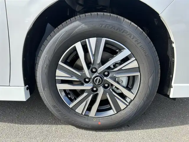 日産 セレナ e－パワー ハイウェイスター V 静岡県 2025(令7)年 0.1千km プリズムホワイト NissanConnectナビ/（FM/AM/フルセグTV/Bluetooth/USB)/ETC2.0/前後ドライブレコーダー/プロパイロット（ナビリンク機能付）/アラウンドビューモニター/移動物検知機能/追従クルーズコントロール/オートレベライザー/アダプティブLEDヘッドライト/インテリジェント ルームミラー/ワイヤレス充電器/プロパイロット緊急停止支援システム（SOSコール機能）/純正16AW