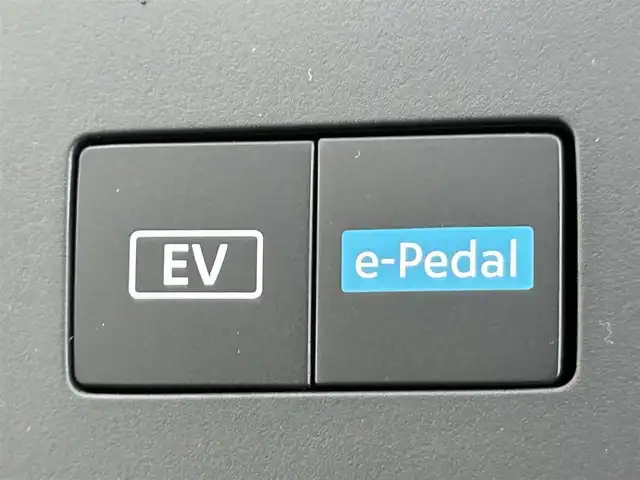 日産 セレナ e－パワー ハイウェイスター V 静岡県 2025(令7)年 0.1千km プリズムホワイト NissanConnectナビ/（FM/AM/フルセグTV/Bluetooth/USB)/ETC2.0/前後ドライブレコーダー/プロパイロット（ナビリンク機能付）/アラウンドビューモニター/移動物検知機能/追従クルーズコントロール/オートレベライザー/アダプティブLEDヘッドライト/インテリジェント ルームミラー/ワイヤレス充電器/プロパイロット緊急停止支援システム（SOSコール機能）/純正16AW