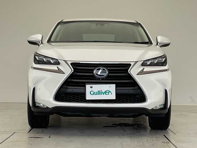 レクサス ＮＸ 300h バージョンL 愛知県 2016(平28)年 3.1万km ソニッククォーツ 純正ナビ/三眼LEDヘッドライト/全方位カメラ/レーダークルーズコントロール/シートヒーター/エアシート/バックカメラ/電動リアゲート/パワーシート/ヘッドアップディスプレイ/コーナーセンサー/純正アルミホイール/ETC2.0/ブラインドスポットモニター/パドルシフト/ステアリングヒーター/オートマチックハイビーム/衝突軽減システム/フルセグ/CD DVD/Bluetooth/ステアリングスイッチ/スマートキー/プッシュスタート
