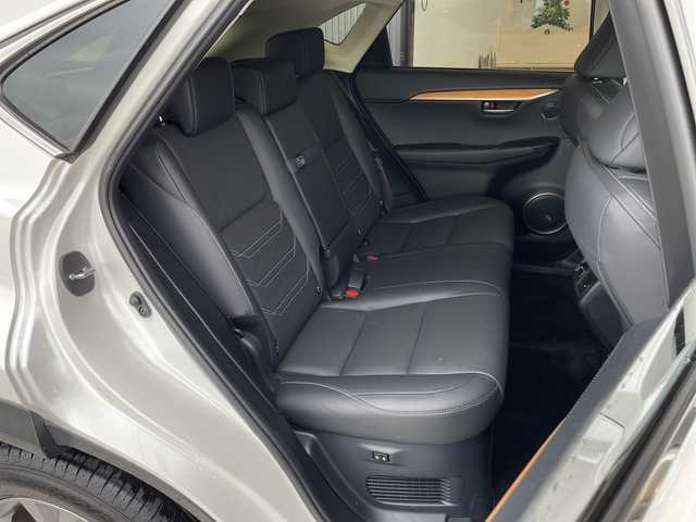 レクサス ＮＸ 300h バージョンL 愛知県 2016(平28)年 3.1万km ソニッククォーツ 純正ナビ/三眼LEDヘッドライト/全方位カメラ/レーダークルーズコントロール/シートヒーター/エアシート/バックカメラ/電動リアゲート/パワーシート/ヘッドアップディスプレイ/コーナーセンサー/純正アルミホイール/ETC2.0/ブラインドスポットモニター/パドルシフト/ステアリングヒーター/オートマチックハイビーム/衝突軽減システム/フルセグ/CD DVD/Bluetooth/ステアリングスイッチ/スマートキー/プッシュスタート