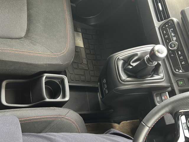 ホンダ Ｎ ＯＮＥ RS 道央・札幌 2024(令6)年 0.7万km 黄 純正オーディオ(FM、AM/CD)/純正フロアマット/シートヒーター前席/コーナーセンサー/横滑り防止/レーンアシスト/衝突被害軽減システム/オートライト/電動パーキングブレーキ/積み込みタイヤ(スタッドレス)/ブレイクホールドシステム/電動格納ミラー/バックカメラ/プッシュスタート
