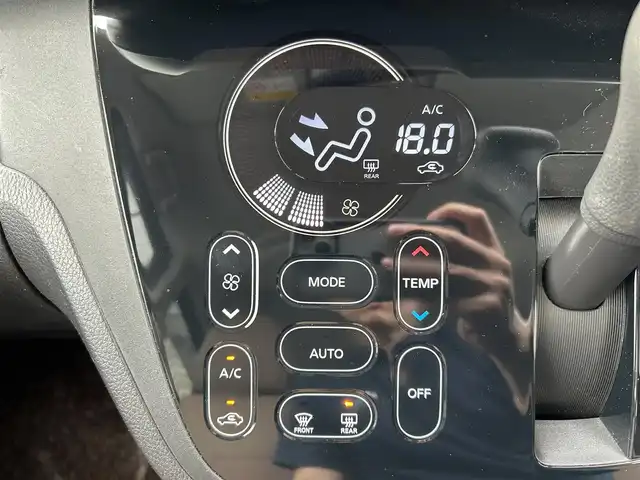 日産 デイズ ルークス HWS X Vセレクション 沖縄県 2017(平29)年 1万km オーシャンブルーP (株)IDOMが運営する【じしゃロンコザ店】の自社ローン専用車両になりますこちらは現金またはオートローンご利用時の価格です。自社ローンご希望の方は別途その旨お申付け下さい/フルセグＴＶ　/純正ナビ　/ＣＤ再生　/ＤＶＤ再生　/Ｂｌｕｅｔｏｏｔｈ接続　/方位カメラ　/ドライブレコーダー前後　/衝突軽減ブレーキ　/アイドリングストップ　/純正アルミホイール　/オートライト