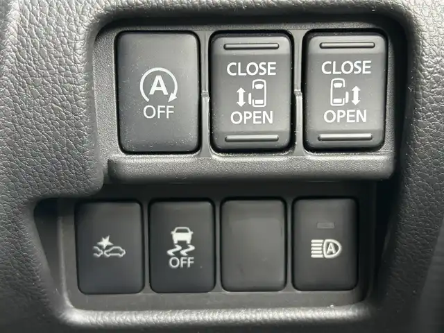 日産 デイズ ルークス HWS X Vセレクション 沖縄県 2017(平29)年 1万km オーシャンブルーP (株)IDOMが運営する【じしゃロンコザ店】の自社ローン専用車両になりますこちらは現金またはオートローンご利用時の価格です。自社ローンご希望の方は別途その旨お申付け下さい/フルセグＴＶ　/純正ナビ　/ＣＤ再生　/ＤＶＤ再生　/Ｂｌｕｅｔｏｏｔｈ接続　/方位カメラ　/ドライブレコーダー前後　/衝突軽減ブレーキ　/アイドリングストップ　/純正アルミホイール　/オートライト