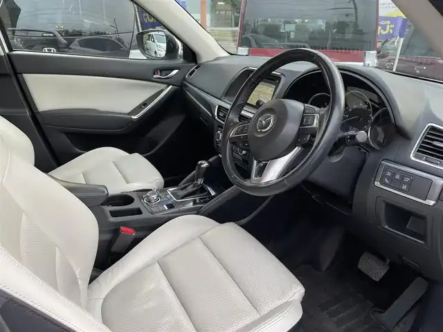 マツダ ＣＸ－５ XD Lパッケージ 兵庫県 2015(平27)年 8.8万km クリスタルホワイトパールマイカ (株)IDOMが運営する【じしゃロン西宮店】の自社ローン専用車両になります。こちらは現金またはオートローンご利用時の価格です。自社ローンご希望の方は別途その旨お申付け下さい/＊ETC/＊バックカメラ/＊パワステ/＊パワーウィンドウ/＊クルーズコントロールあり/＊フルセグ/＊パワーシート/＊シートヒーター/＊横滑り防止装置/＊レーンキープアシスト/＊オートライト/＊衝突被害軽減システム