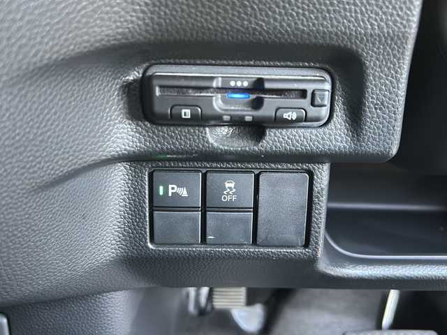 ホンダ Ｎ ＢＯＸ カスタム L ターボ 静岡県 2021(令3)年 5万km クリスタルブラックパール 純正メモリナビ/・CD/・DVD/・フルセグＴＶ/・Bluetooth/・USB/・iPod/・AM/・FM/主要装備/・両側パワスラ/・衝突軽減/・レーンキープ/・追従クルコン/・コーナーセンサー前後/・バックカメラ/・ETC/・ドラレコ/・ハーフレザーシート/・シートヒーターD/N席/・パドルシフト/・ステリモ/・スマートキー/・プッシュスタート/・純正フロアマット/・社外アルミホイール