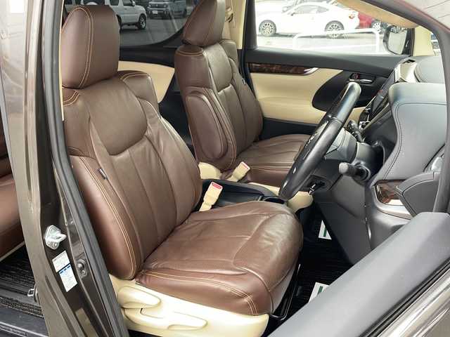 トヨタ アルファード X 山形県 2020(令2)年 2.9万km グラファイトM ワンオーナー/Toyota Safety Sense /・プリクラッシュセーフティ/・レーンディパーチャーアラート/・オートマチックハイビーム/・レーダークルーズコントロール/二眼LEDライト/純正ディスプレイオーディオナビ/バックカメラ/フルセグ/片側パワースライドドア/ドライブレコーダー/Clazzioレザー調シートカバー/電動パーキングブレーキ/オートホールド/アイドリングストップ/プッシュスタート/スマートキー