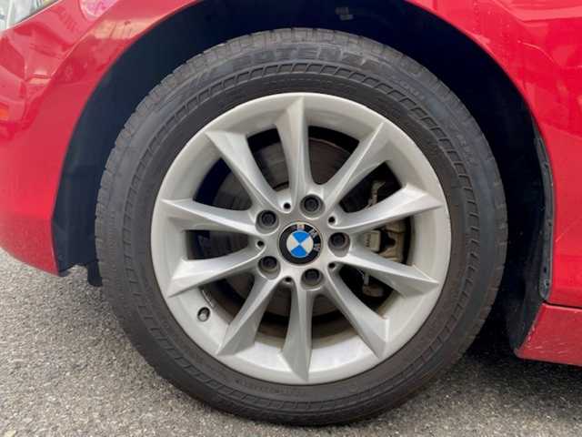 ＢＭＷ １１６ｉ スタイル 兵庫県 2014(平26)年 3.1万km クリムゾンレッド 純正ナビ（AM/FM/CD/DVD/AUX)/・フルセグTV/横滑り防止/アイドリングストップ/シートヒーター/プログラマルボタン/バックカメラ/SOS/スポーツモード/エコモード