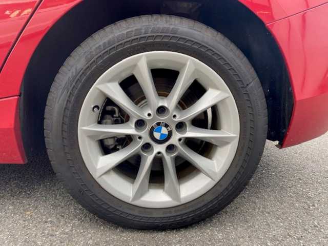 ＢＭＷ １１６ｉ スタイル 兵庫県 2014(平26)年 3.1万km クリムゾンレッド 純正ナビ（AM/FM/CD/DVD/AUX)/・フルセグTV/横滑り防止/アイドリングストップ/シートヒーター/プログラマルボタン/バックカメラ/SOS/スポーツモード/エコモード