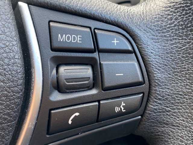 ＢＭＷ １１６ｉ スタイル 兵庫県 2014(平26)年 3.1万km クリムゾンレッド 純正ナビ（AM/FM/CD/DVD/AUX)/・フルセグTV/横滑り防止/アイドリングストップ/シートヒーター/プログラマルボタン/バックカメラ/SOS/スポーツモード/エコモード