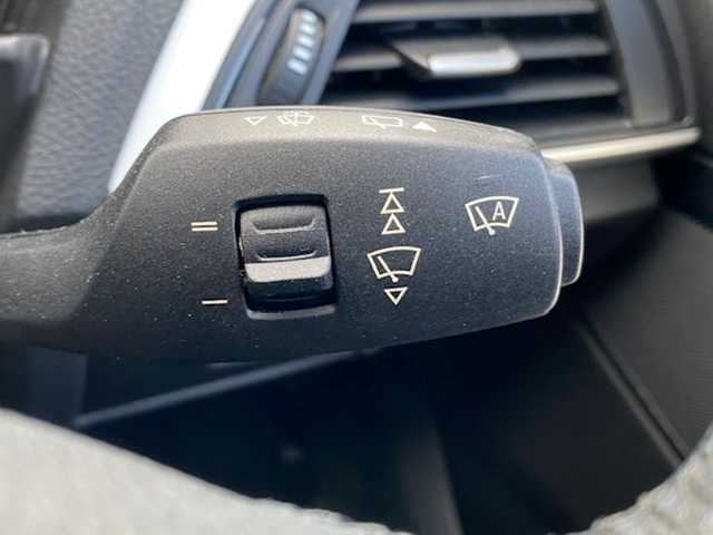 ＢＭＷ １１６ｉ スタイル 兵庫県 2014(平26)年 3.1万km クリムゾンレッド 純正ナビ（AM/FM/CD/DVD/AUX)/・フルセグTV/横滑り防止/アイドリングストップ/シートヒーター/プログラマルボタン/バックカメラ/SOS/スポーツモード/エコモード