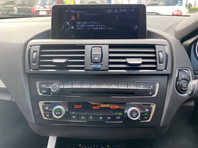 ＢＭＷ １１６ｉ スタイル 兵庫県 2014(平26)年 3.1万km クリムゾンレッド 純正ナビ（AM/FM/CD/DVD/AUX)/・フルセグTV/横滑り防止/アイドリングストップ/シートヒーター/プログラマルボタン/バックカメラ/SOS/スポーツモード/エコモード