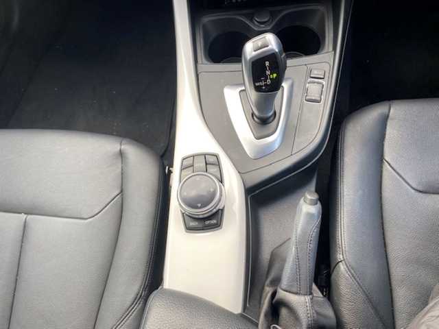 ＢＭＷ １１６ｉ スタイル 兵庫県 2014(平26)年 3.1万km クリムゾンレッド 純正ナビ（AM/FM/CD/DVD/AUX)/・フルセグTV/横滑り防止/アイドリングストップ/シートヒーター/プログラマルボタン/バックカメラ/SOS/スポーツモード/エコモード