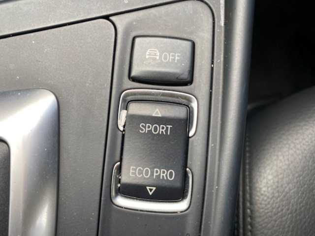 ＢＭＷ １１６ｉ スタイル 兵庫県 2014(平26)年 3.1万km クリムゾンレッド 純正ナビ（AM/FM/CD/DVD/AUX)/・フルセグTV/横滑り防止/アイドリングストップ/シートヒーター/プログラマルボタン/バックカメラ/SOS/スポーツモード/エコモード