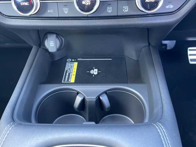 ホンダ ＺＲ－Ｖ ハイブリッド e:HEV Z ブラックスタイル 三重県 2025(令7)年 0.1千km プラチナホワイトパール 登録済未使用車/純正メーカーオプションナビ/AppleCarPlay/AndroidAuto/全周囲カメラ/ワイヤレス充電/ＢＳＭ/本革シート/全席シートヒーター/ステアリングヒーター/パワーシート/メモリーシート/追従クルーズコントロール/レーンキープアシスト/コーナーセンサー/パドルシフト/ステアリングスイッチ/電動リアゲート/スペアキー/SOSコール/先行車発進告知/標識認識システム/衝突被害軽減システム/電子パーキング/LEDライト/オートライト/オートマチックハイビーム/電動格納ミラー/禁煙車