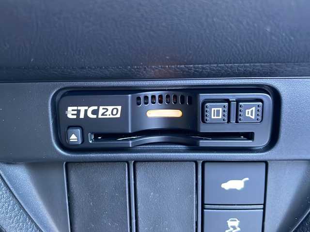 ホンダ ＺＲ－Ｖ ハイブリッド e:HEV Z ブラックスタイル 三重県 2025(令7)年 0.1千km プラチナホワイトパール 登録済未使用車/純正メーカーオプションナビ/AppleCarPlay/AndroidAuto/全周囲カメラ/ワイヤレス充電/ＢＳＭ/本革シート/全席シートヒーター/ステアリングヒーター/パワーシート/メモリーシート/追従クルーズコントロール/レーンキープアシスト/コーナーセンサー/パドルシフト/ステアリングスイッチ/電動リアゲート/スペアキー/SOSコール/先行車発進告知/標識認識システム/衝突被害軽減システム/電子パーキング/LEDライト/オートライト/オートマチックハイビーム/電動格納ミラー/禁煙車