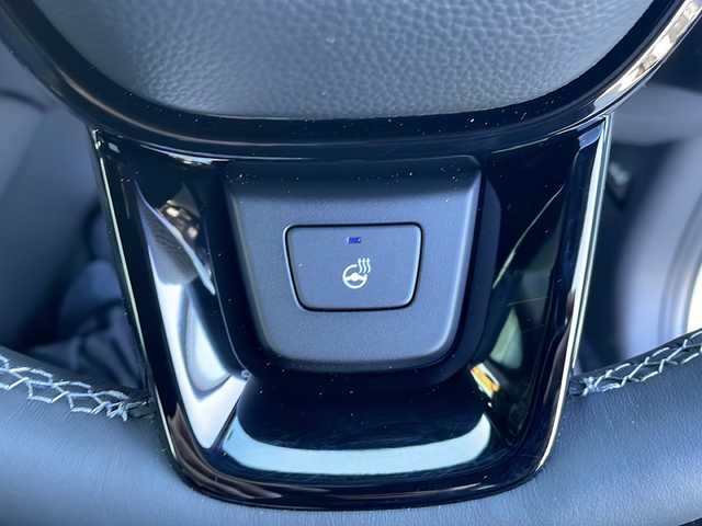 ホンダ ＺＲ－Ｖ ハイブリッド e:HEV Z ブラックスタイル 三重県 2025(令7)年 0.1千km プラチナホワイトパール 登録済未使用車/純正メーカーオプションナビ/AppleCarPlay/AndroidAuto/全周囲カメラ/ワイヤレス充電/ＢＳＭ/本革シート/全席シートヒーター/ステアリングヒーター/パワーシート/メモリーシート/追従クルーズコントロール/レーンキープアシスト/コーナーセンサー/パドルシフト/ステアリングスイッチ/電動リアゲート/スペアキー/SOSコール/先行車発進告知/標識認識システム/衝突被害軽減システム/電子パーキング/LEDライト/オートライト/オートマチックハイビーム/電動格納ミラー/禁煙車