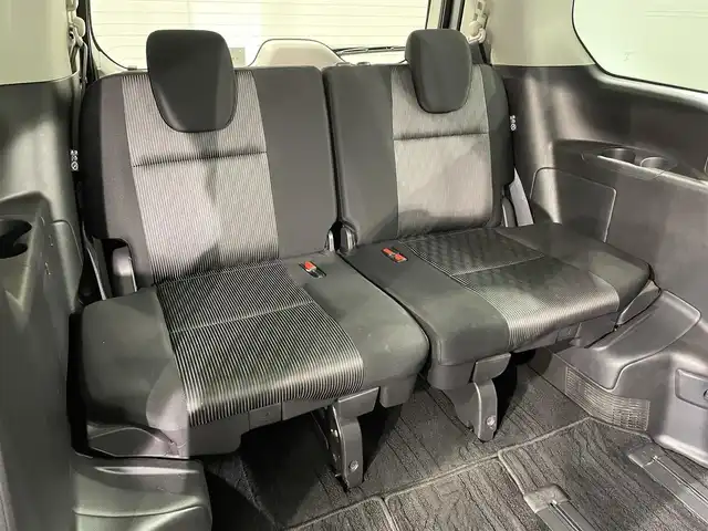 日産 セレナ e－パワー ハイウェイスター V 愛知県 2022(令4)年 6万km ダークメタルグレー/ダイヤモンドブラック 純正１０インチナビ/プロパイロット/アラウンドビューモニター/フリップダウンモニター/両側パワースライドドア/ハンズフリーオートスライドドア/衝突軽減ブレーキ/ブラインドスポットモニター/クリアランスソナー/車線逸脱警報/ハンドルヒーター/シートヒーター/電動パーキングブレーキ/ブレーキホールド/デジタルインナーミラー/ドライブレコーダー/ビルトインETC/アクセサリーソケット/ISOFIX/純正15インチアルミホイール