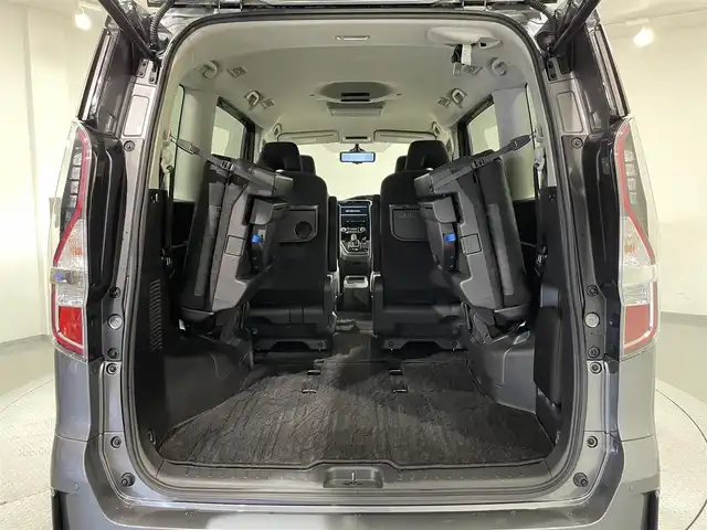 日産 セレナ e－パワー ハイウェイスター V 愛知県 2022(令4)年 6万km ダークメタルグレー/ダイヤモンドブラック 純正１０インチナビ/プロパイロット/アラウンドビューモニター/フリップダウンモニター/両側パワースライドドア/ハンズフリーオートスライドドア/衝突軽減ブレーキ/ブラインドスポットモニター/クリアランスソナー/車線逸脱警報/ハンドルヒーター/シートヒーター/電動パーキングブレーキ/ブレーキホールド/デジタルインナーミラー/ドライブレコーダー/ビルトインETC/アクセサリーソケット/ISOFIX/純正15インチアルミホイール