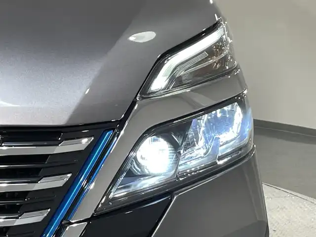 日産 セレナ e－パワー ハイウェイスター V 愛知県 2022(令4)年 6万km ダークメタルグレー/ダイヤモンドブラック 純正１０インチナビ/プロパイロット/アラウンドビューモニター/フリップダウンモニター/両側パワースライドドア/ハンズフリーオートスライドドア/衝突軽減ブレーキ/ブラインドスポットモニター/クリアランスソナー/車線逸脱警報/ハンドルヒーター/シートヒーター/電動パーキングブレーキ/ブレーキホールド/デジタルインナーミラー/ドライブレコーダー/ビルトインETC/アクセサリーソケット/ISOFIX/純正15インチアルミホイール