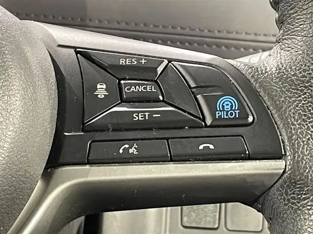 日産 セレナ e－パワー ハイウェイスター V 愛知県 2022(令4)年 6万km ダークメタルグレー/ダイヤモンドブラック 純正１０インチナビ/プロパイロット/アラウンドビューモニター/フリップダウンモニター/両側パワースライドドア/ハンズフリーオートスライドドア/衝突軽減ブレーキ/ブラインドスポットモニター/クリアランスソナー/車線逸脱警報/ハンドルヒーター/シートヒーター/電動パーキングブレーキ/ブレーキホールド/デジタルインナーミラー/ドライブレコーダー/ビルトインETC/アクセサリーソケット/ISOFIX/純正15インチアルミホイール