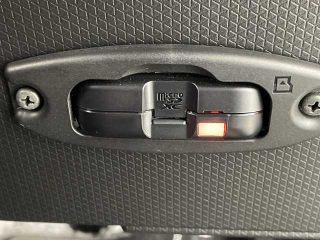 ダイハツ タント カスタム RS 岐阜県 2023(令5)年 1.4万km ターコイズブルーマイカメタリック 純正9インチディスプレイオーディオ/（Bluetooth/HDMI/AppleCarPlay）/スマートアシストIII/全方位カメラ/ステアリングスイッチ/両側パワースライドドア/リアサイドシェード/ハーフレザーシート/前方ドライブレコーダー/純正オーバヘッドコンソール/前席シートヒーター/スマートキー/スペアキー