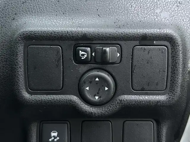 日産 ノート ニスモS 山形県 2014(平26)年 5.9万km ブリリアントホワイトパール 純正エアロ/オーディオ/　　【CD/BT】/LEDオートライト/純正17インチアルミホイール/電動格納ウィンカーミラー/純正フロアマット/オートエアコン/パワーステアリング/パワーウィンドウ/フォグランプ/スマートキー