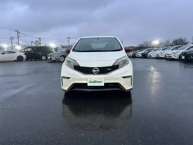 日産 ノート ニスモS 山形県 2014(平26)年 5.9万km ブリリアントホワイトパール 純正エアロ/オーディオ/　　【CD/BT】/LEDオートライト/純正17インチアルミホイール/電動格納ウィンカーミラー/純正フロアマット/オートエアコン/パワーステアリング/パワーウィンドウ/フォグランプ/スマートキー