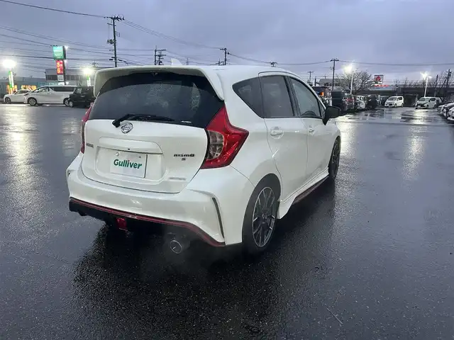 日産 ノート ニスモS 山形県 2014(平26)年 5.9万km ブリリアントホワイトパール 純正エアロ/オーディオ/　　【CD/BT】/LEDオートライト/純正17インチアルミホイール/電動格納ウィンカーミラー/純正フロアマット/オートエアコン/パワーステアリング/パワーウィンドウ/フォグランプ/スマートキー