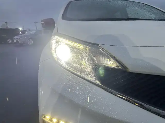 日産 ノート ニスモS 山形県 2014(平26)年 5.9万km ブリリアントホワイトパール 純正エアロ/オーディオ/　　【CD/BT】/LEDオートライト/純正17インチアルミホイール/電動格納ウィンカーミラー/純正フロアマット/オートエアコン/パワーステアリング/パワーウィンドウ/フォグランプ/スマートキー