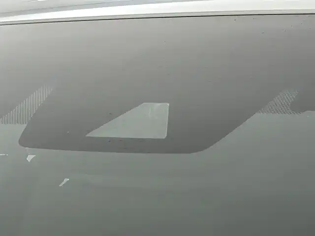 トヨタ ハリアー Z 道央・札幌 2022(令4)年 6.8万km ホワイトパールクリスタルシャイン ・4WD/・モデリスタエアロ（F.S.R）/・純正メモリインチナビ/USB/AUX/BT/フルセグ/・JBLサウンド/・バックカメラ/・ビルドインETC2.0/・前後ドライブレコーダー/・デジタルインナーミラー/・衝突軽減ブレーキ/・前後コーナーセンサー/・ブラインドスポットモニター/・ヘッドアップディスプレイ/・クルーズコントロール/・リヤクロストラフィックアラート/・オートブレーキホールド/・電動パーキングブレーキ/・SOSコール/・LEDライト/・オートライト/・オートマチックハイビーム/・フォグランプ/・ハーフレザーシート/・D席パワーシート/・プッシュスタート/・スマートキー/・スペアキー/・純正フロアマット/・保証書/取扱説明書