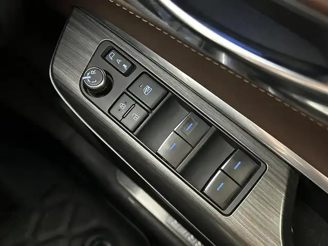 トヨタ ハリアー Z 道央・札幌 2022(令4)年 6.8万km ホワイトパールクリスタルシャイン ・4WD/・モデリスタエアロ（F.S.R）/・純正メモリインチナビ/USB/AUX/BT/フルセグ/・JBLサウンド/・バックカメラ/・ビルドインETC2.0/・前後ドライブレコーダー/・デジタルインナーミラー/・衝突軽減ブレーキ/・前後コーナーセンサー/・ブラインドスポットモニター/・ヘッドアップディスプレイ/・クルーズコントロール/・リヤクロストラフィックアラート/・オートブレーキホールド/・電動パーキングブレーキ/・SOSコール/・LEDライト/・オートライト/・オートマチックハイビーム/・フォグランプ/・ハーフレザーシート/・D席パワーシート/・プッシュスタート/・スマートキー/・スペアキー/・純正フロアマット/・保証書/取扱説明書