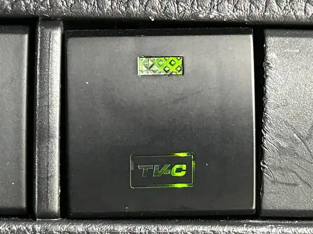 トヨタ ハリアー Z 道央・札幌 2022(令4)年 6.8万km ホワイトパールクリスタルシャイン ・4WD/・モデリスタエアロ（F.S.R）/・純正メモリインチナビ/USB/AUX/BT/フルセグ/・JBLサウンド/・バックカメラ/・ビルドインETC2.0/・前後ドライブレコーダー/・デジタルインナーミラー/・衝突軽減ブレーキ/・前後コーナーセンサー/・ブラインドスポットモニター/・ヘッドアップディスプレイ/・クルーズコントロール/・リヤクロストラフィックアラート/・オートブレーキホールド/・電動パーキングブレーキ/・SOSコール/・LEDライト/・オートライト/・オートマチックハイビーム/・フォグランプ/・ハーフレザーシート/・D席パワーシート/・プッシュスタート/・スマートキー/・スペアキー/・純正フロアマット/・保証書/取扱説明書