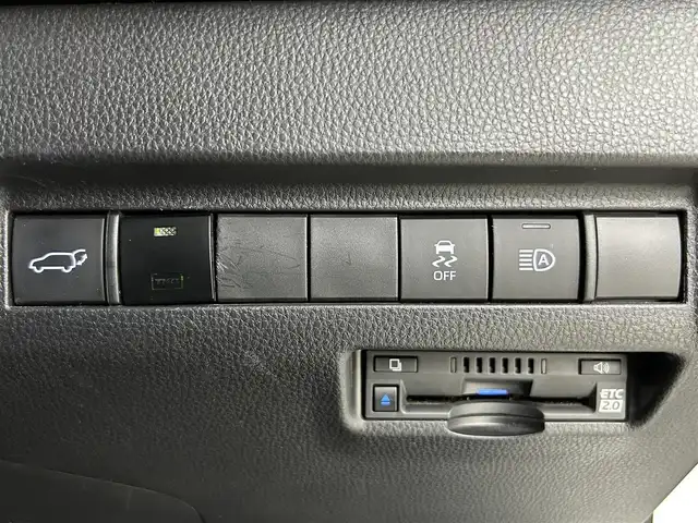 トヨタ ハリアー Z 道央・札幌 2022(令4)年 6.8万km ホワイトパールクリスタルシャイン ・4WD/・モデリスタエアロ（F.S.R）/・純正メモリインチナビ/USB/AUX/BT/フルセグ/・JBLサウンド/・バックカメラ/・ビルドインETC2.0/・前後ドライブレコーダー/・デジタルインナーミラー/・衝突軽減ブレーキ/・前後コーナーセンサー/・ブラインドスポットモニター/・ヘッドアップディスプレイ/・クルーズコントロール/・リヤクロストラフィックアラート/・オートブレーキホールド/・電動パーキングブレーキ/・SOSコール/・LEDライト/・オートライト/・オートマチックハイビーム/・フォグランプ/・ハーフレザーシート/・D席パワーシート/・プッシュスタート/・スマートキー/・スペアキー/・純正フロアマット/・保証書/取扱説明書