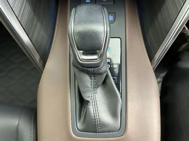 トヨタ ハリアー Z 道央・札幌 2022(令4)年 6.8万km ホワイトパールクリスタルシャイン ・4WD/・モデリスタエアロ（F.S.R）/・純正メモリインチナビ/USB/AUX/BT/フルセグ/・JBLサウンド/・バックカメラ/・ビルドインETC2.0/・前後ドライブレコーダー/・デジタルインナーミラー/・衝突軽減ブレーキ/・前後コーナーセンサー/・ブラインドスポットモニター/・ヘッドアップディスプレイ/・クルーズコントロール/・リヤクロストラフィックアラート/・オートブレーキホールド/・電動パーキングブレーキ/・SOSコール/・LEDライト/・オートライト/・オートマチックハイビーム/・フォグランプ/・ハーフレザーシート/・D席パワーシート/・プッシュスタート/・スマートキー/・スペアキー/・純正フロアマット/・保証書/取扱説明書