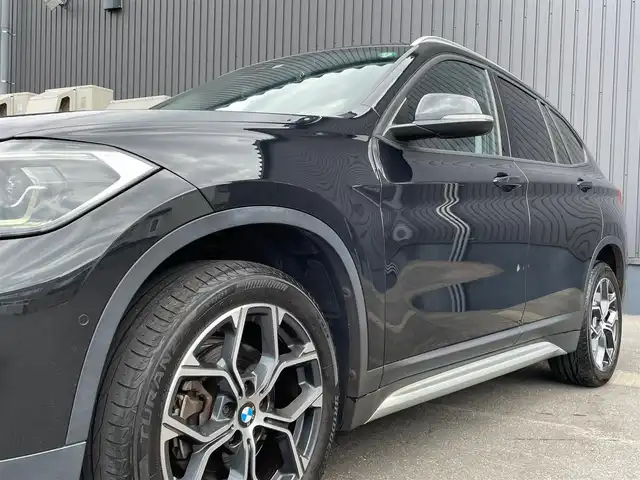 ＢＭＷ Ｘ１ xDrive 18d xライン 青森県 2020(令2)年 3.6万km 黒 /4WD/ディーゼルターボ/レーン・ディパーチャー・ウォーニング/（車線逸脱警告システム）/前車接近警告機能/衝突回避、被害軽減ブレーキ/パークディスタンスコントロール/HDDナビゲーションシステム/　(Bluetooth/USB)/ハイラインパッケージ/　(フロントシートヒーティング)/コンフォートパッケージ/　(オートマチックテールゲート//　電動フロントシート)/ＬＥＤヘッドライト/ミラー一体ＥＴＣ　/前後ドラレコ　/前後コーナーセンサー　/革巻きステア/オーディオ/ステアスイッチ/オートライト/オートワイパー/ヘットライトリベライザー/シルバールーフレール/ヒルクライムアシスト/リア7面スモークフィルム/木目調パネル/W/サイド/カーテンエアバッグ /ABS/スマートキー/保証書/取説