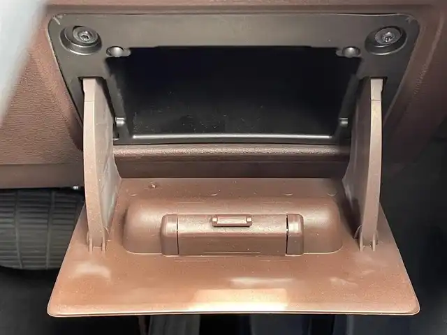 ＢＭＷ Ｘ１ xDrive 18d xライン 青森県 2020(令2)年 3.6万km 黒 /4WD/ディーゼルターボ/レーン・ディパーチャー・ウォーニング/（車線逸脱警告システム）/前車接近警告機能/衝突回避、被害軽減ブレーキ/パークディスタンスコントロール/HDDナビゲーションシステム/　(Bluetooth/USB)/ハイラインパッケージ/　(フロントシートヒーティング)/コンフォートパッケージ/　(オートマチックテールゲート//　電動フロントシート)/ＬＥＤヘッドライト/ミラー一体ＥＴＣ　/前後ドラレコ　/前後コーナーセンサー　/革巻きステア/オーディオ/ステアスイッチ/オートライト/オートワイパー/ヘットライトリベライザー/シルバールーフレール/ヒルクライムアシスト/リア7面スモークフィルム/木目調パネル/W/サイド/カーテンエアバッグ /ABS/スマートキー/保証書/取説