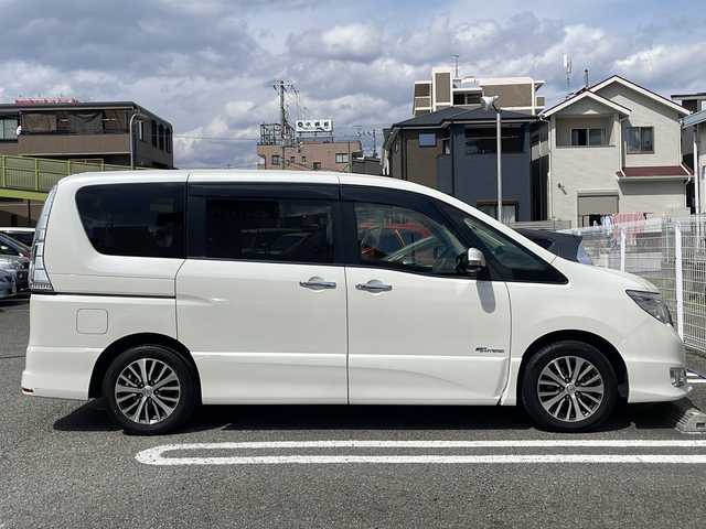 日産 セレナ ハイウェイスター Sハイブリッド 兵庫県 2014(平26)年 5.8万km ブリリアントホワイトパール ワンオーナー/エマージェンシーブレーキ/LDW(車線逸脱警報)/純正ナビ/フルセグTV/Bluetooth/バックカメラ/ETC/パワースライドドア/純正16インチAW/オートライト/オートエアコン/リアオートエアコン/インテリジェントキー/プッシュエンジンスターター/クルーズコントロール/取扱説明書・保証書.・スペアキー
