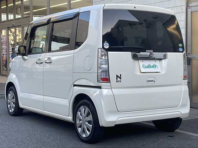 ホンダ Ｎ ＢＯＸ SSパッケージ 埼玉県 2015(平27)年 4.8万km プレミアムホワイトパールⅡ 登録時47486km/純正ナビ(ワンセグTV）/　・CD/DVD/BT/MSV/バックカメラ/両側パワースライドドア/シティーブレーキアクティブシステム(CTBA)/プッシュスタート/スマートキー×２/ドライブレコーダー/ETC/ ECON/横滑り防止/ステアリングスイッチ/後席ロールサンシェード/ウインカーミラー/純正フロアマット/純正ドアバイザー/保証書/取扱説明書/ナビ取扱説明書