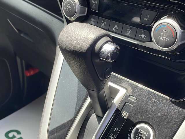 日産 セレナ ハイウェイスター Vセレクション 岩手県 2018(平30)年 7.2万km マルーンレッド 純正SDナビ/AM/FM/CD/Bluetooth/ワンセグTV/アラウンドビューモニター/社外ETC/両側パワースライドドア/クルーズコントロール/衝突被害軽減ブレーキ/横滑り防止装置/コーナーセンサー/アイドリングストップ/オートライト/LEDヘッドライト/フォグランプ/スマートキー/プッシュスタート/電動格納ミラー/社外15インチAW/純正AWスタッドレスタイヤ車載/純正フロアマット/ドアバイザー/保証書/取扱説明書