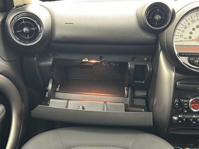 ＭＩＮＩ ミニ クロスオーバー クーパー オール4 秋田県 2013(平25)年 7万km 茶 純正オーディオ【AM/FM/CD/AUX】 /ETC /前席シートヒーター　/フォグライト /ルーフレール　/プッシュスタート　/スマートキー　/ETC /前席シートヒーター　/横滑り防止装置　/オートエアコン　/ライトレベライザー /純正AW /革巻きステアリング